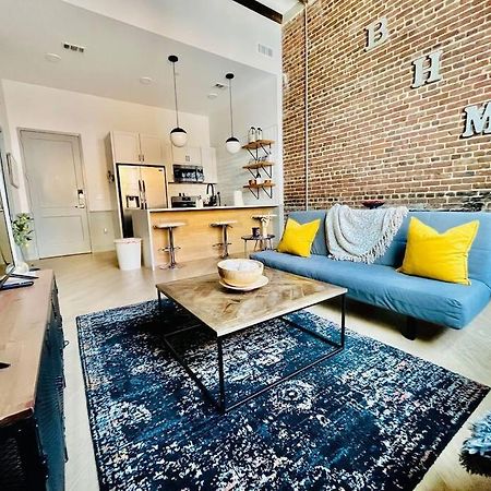 Trendy Condo! Close To Everthing Downtown バーミングハム エクステリア 写真