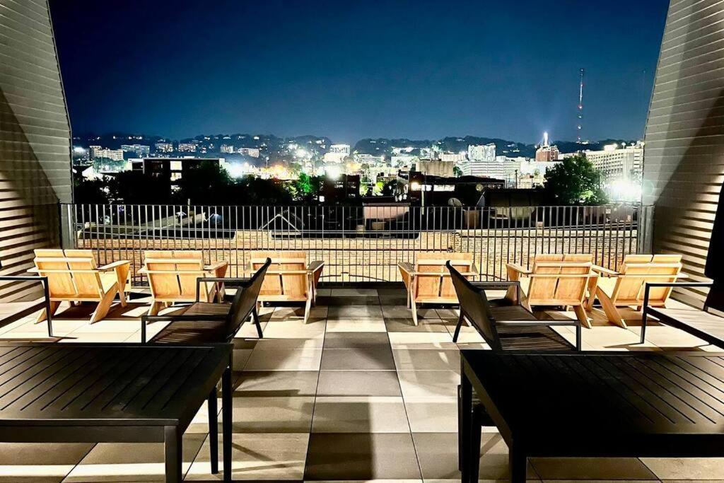 Trendy Condo! Close To Everthing Downtown バーミングハム エクステリア 写真